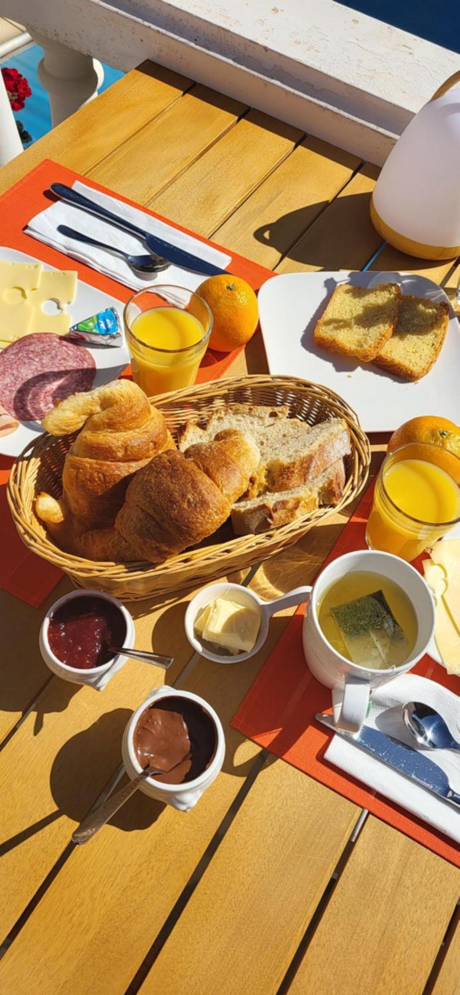 Bed and Breakfast La Maison Millesime La Caunette Zewnętrze zdjęcie